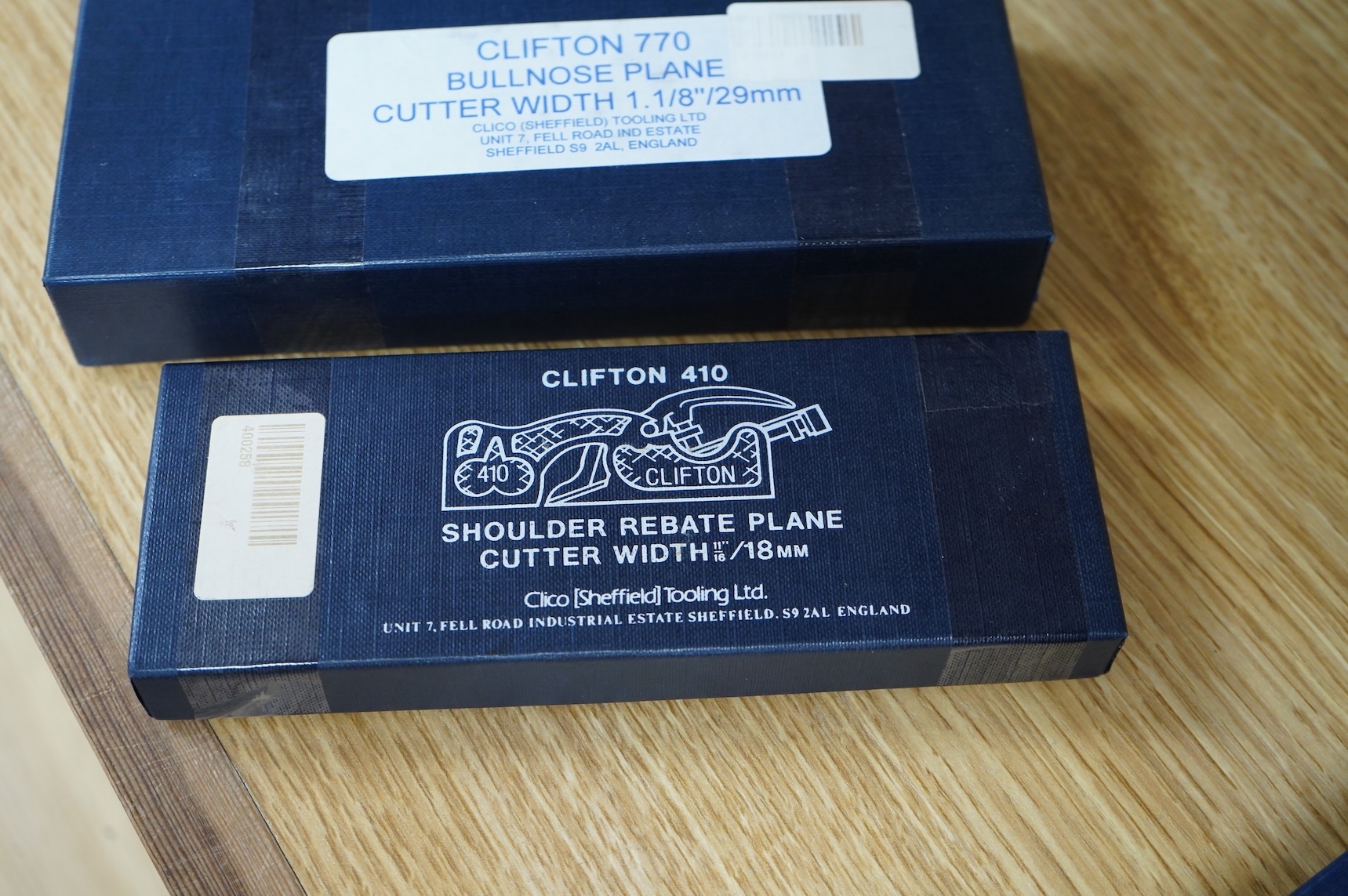 Two boxed modern Clifton planes; a Clifton 410 shoulder plane, 18mm wide, together with a Clifton 770 bullnose plane, 29mm wide (2)